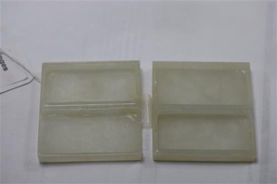 A Chinese white jade box, 18th/19th century, W. 6.2cm, base of box damaged